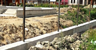 Фундамент под забор заказать в Чебаркуле - заливка фундамента для забора | от 1537 за п.м.